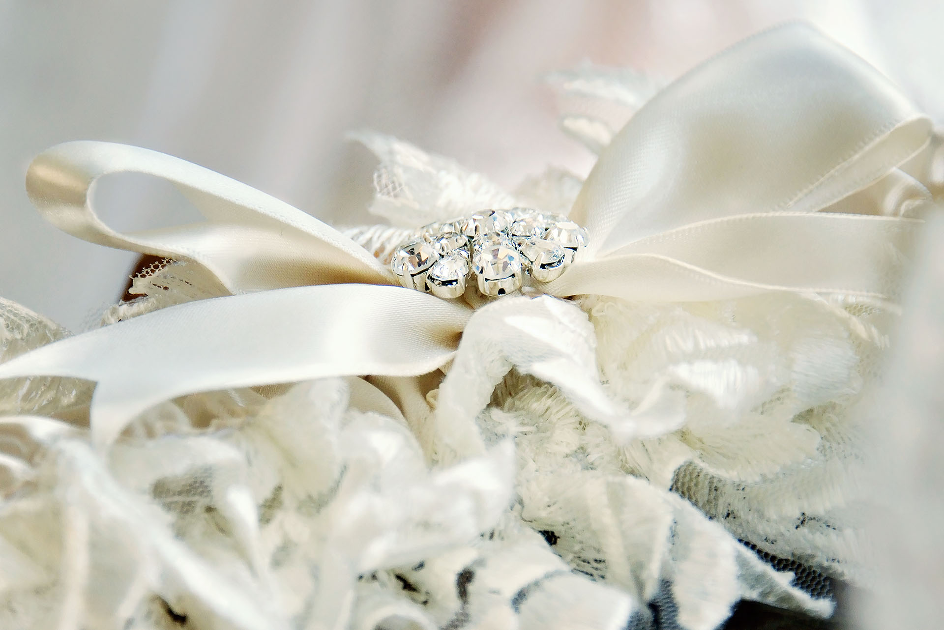 Handmade Ivory Lace Garter