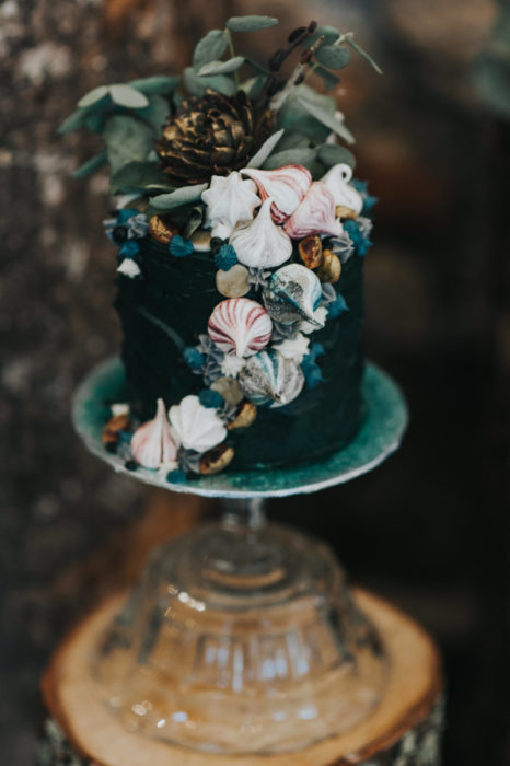 Beach Inspired Wedding Cake with Shells