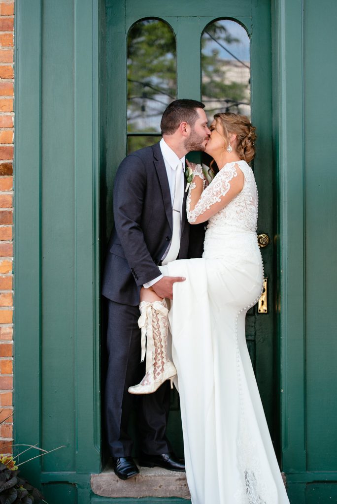 A Vintage Chic Wedding – Lindsey and Patrick