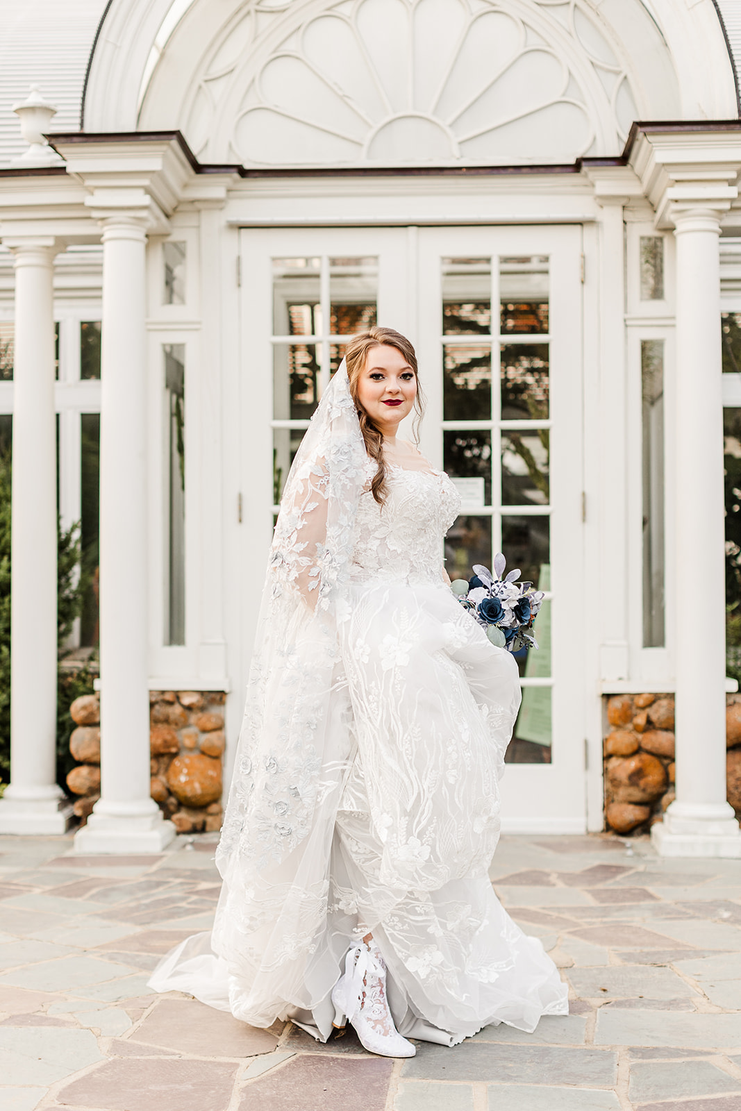 Carlong Wearing White Lace Wedding Boots